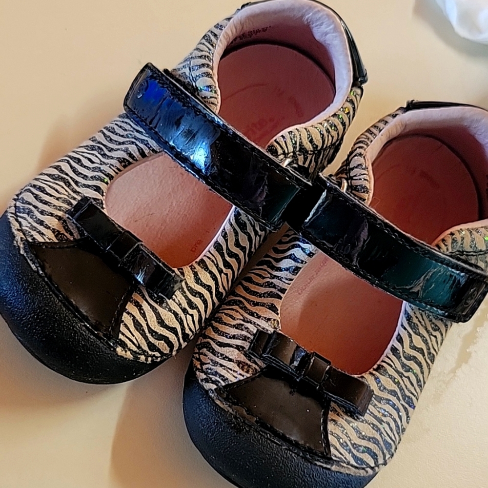 Stride rite brand infant shoes, size 6W